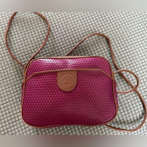 Liz Claiborne Handbags - Liz Claiborne Mini Shoulder/Crossbody Bag